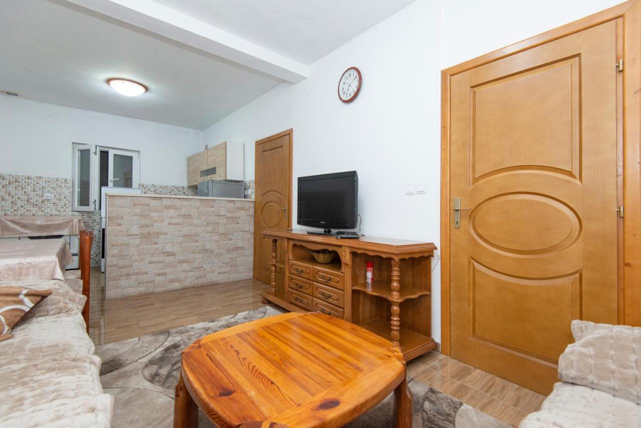 Apartment Tanja Mrcevac Екстер'єр фото